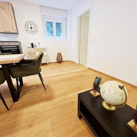 Apartment Palermo - Very Cosy, Calm And Close To The City Centre Bolzano Bagian luar foto