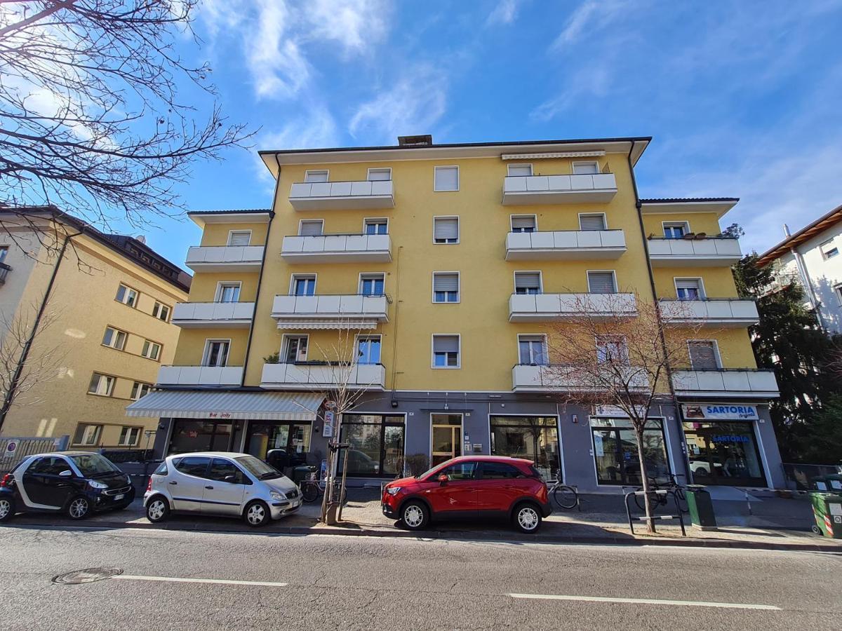 Apartment Palermo - Very Cosy, Calm And Close To The City Centre Bolzano Bagian luar foto
